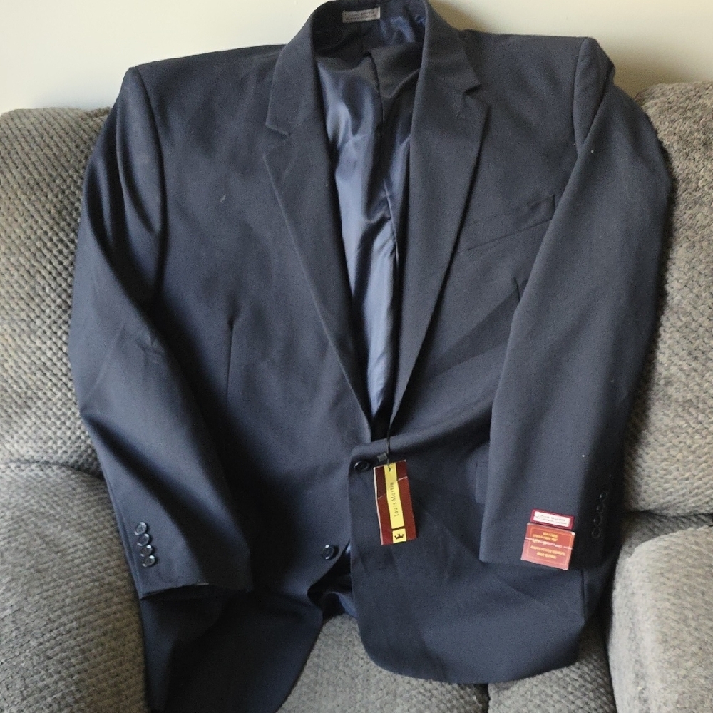Blue Sport Coat with Notch Lapel and Modern Cut